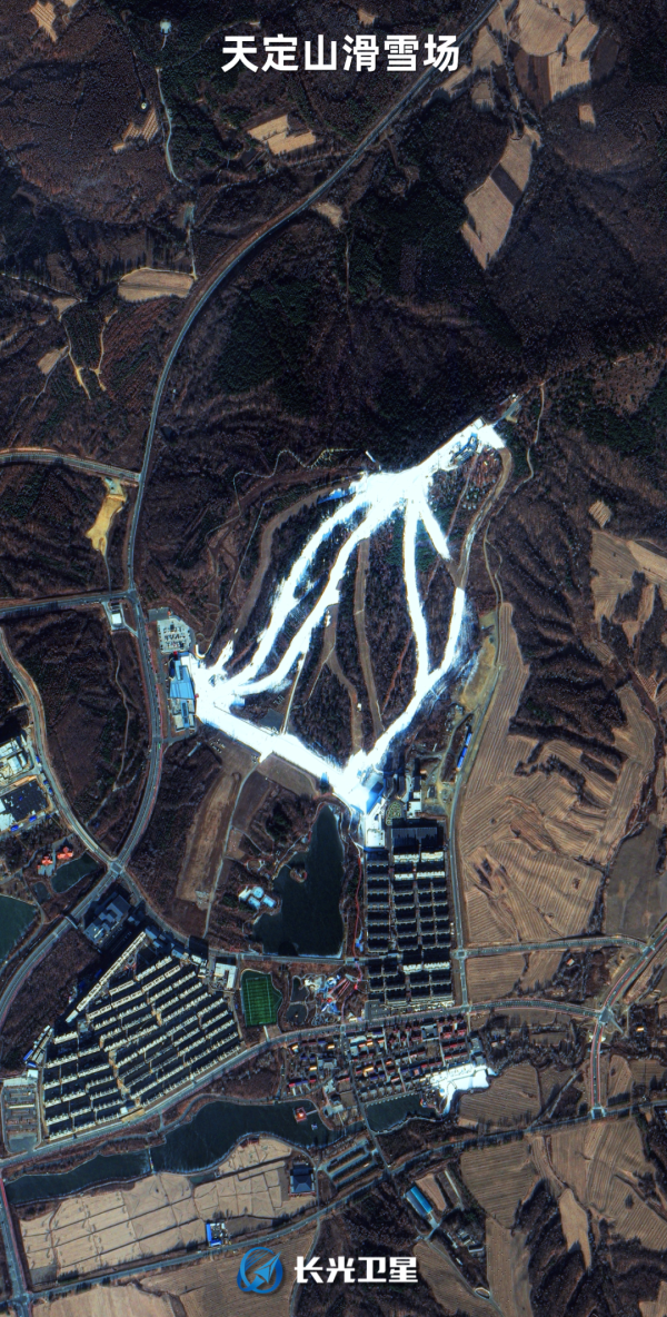 “吉林一号”卫星新闻｜60万米高空瞰吉林热雪开板