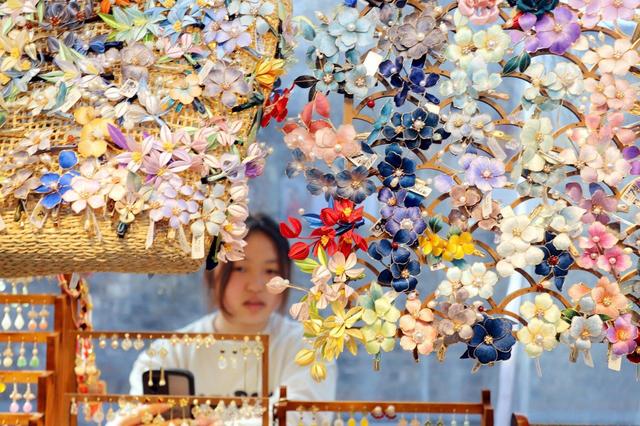 江苏苏州：逛文创市集 游平江古街