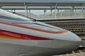 强降雨致京广线部分普速旅客列车停运，高铁暂未受影响图片