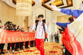 热闻|游泳队去陈奕迅演唱会日期定了！昨晚奥运健儿密集发文，网友：这个夏天好开心图片