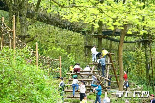 卡皮巴拉将“空降”长沙石燕湖，国庆主题活动解锁出游新体验