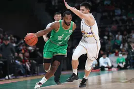 （体育）篮球——CBA常规赛：辽宁本钢胜北京控股图片