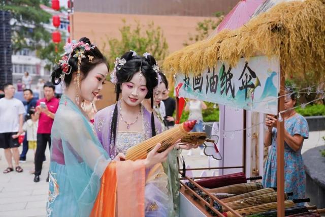 【央视报道】井冈山暑期红色文旅热，凌云街添新潮