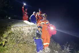 60人深夜被困！野外遇险如何自救？秋游爬山谨记这些安全知识图片