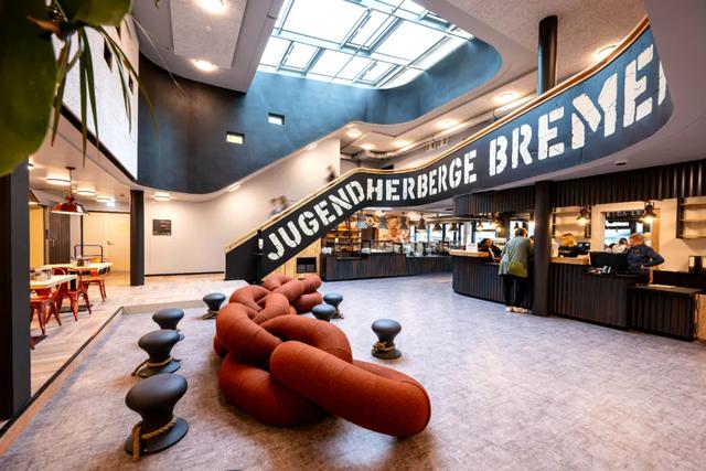 拒绝35岁中年人的青旅,00后也不住了