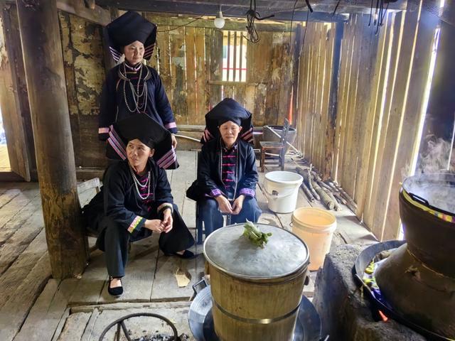 走进“黑衣壮”，难忘那坡、那山、那村、那晚……