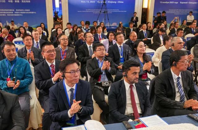 相聚油城 乐享游城 魅力友城 克拉玛依国际文化传播活动开幕