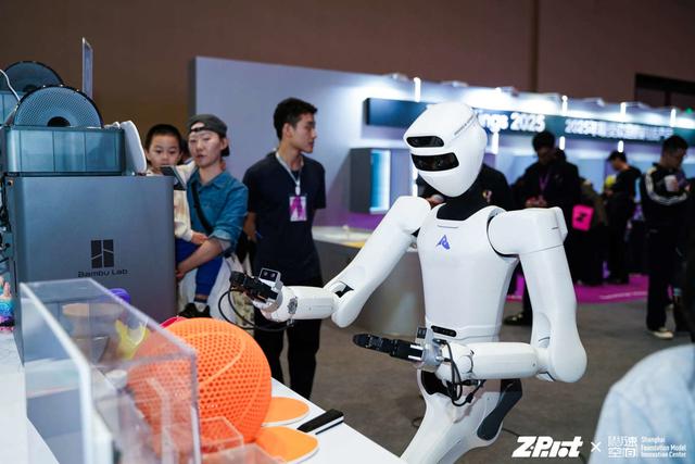 赛博造型团队、宠物读心翻译软件……全球科技产品“双11”来了
