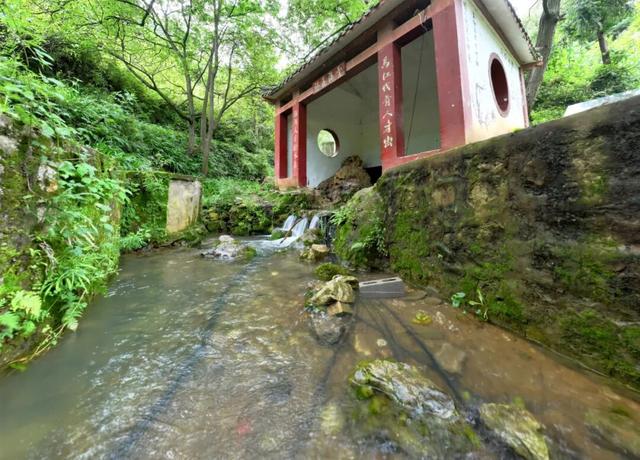 源起洞泉大江生