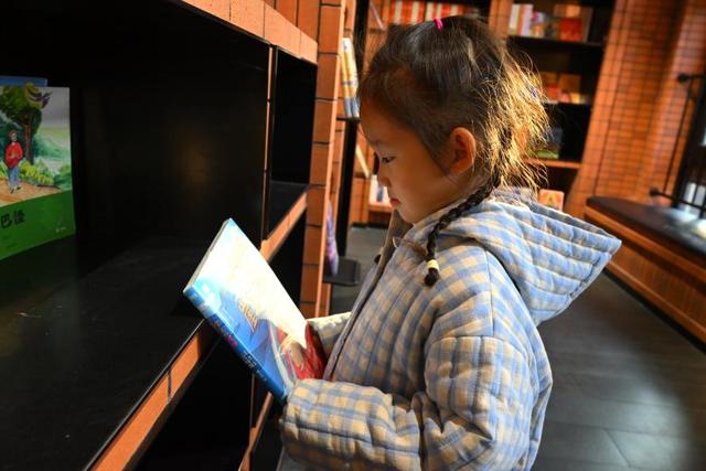 漫步意式风情区 钟书阁品书香雅韵，饮冰室忆百年风骨