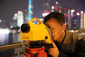 奋斗出新彩·实干创未来丨22年间他走遍广东124个县区，培养测绘新生力量超2500人次图片