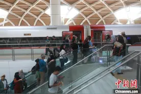 雅万高铁客运量强劲增长 半年发送旅客256万人次图片