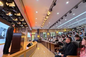 邓稼先之子邓志平走进成都校园，与师生共话科学家精神图片