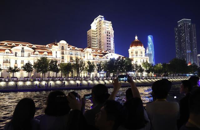 上合组织天津峰会丨中外记者感受海河夜景文化