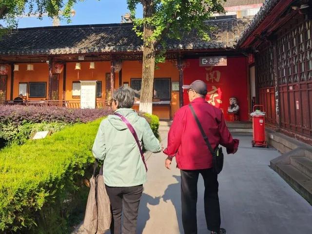 重阳暖孝亲，文脉润金陵——携父母同游南京夫子庙