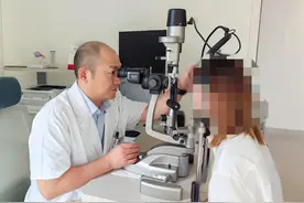 高度近视合并散光，21岁女孩用眼压力大，个性化近视手术为她解除烦恼图片