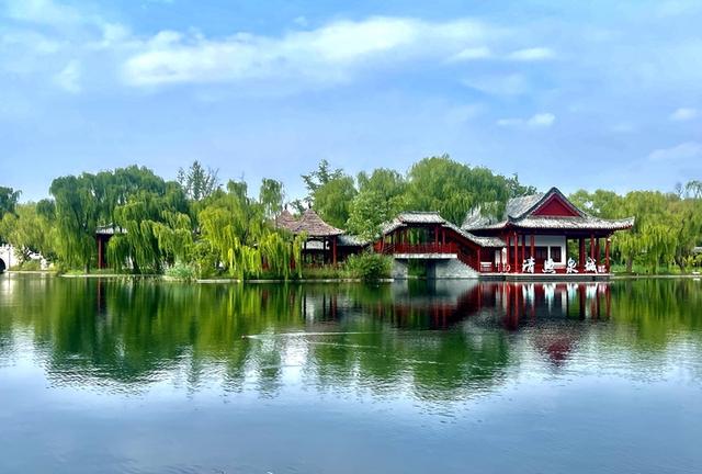 暑期末尾明水古城游人如织 再现文旅热潮