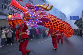 来凤：古镇元宵节热闹非凡图片