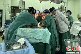 中新健康 | 儿科、成人医学专家携手7小时救回9岁罕见血管畸形患儿生命图片