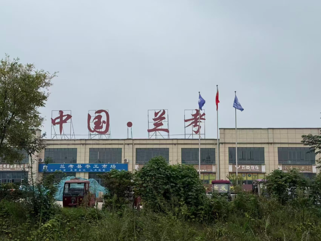 从沈阳骑行来上学的费腾，你火啦！