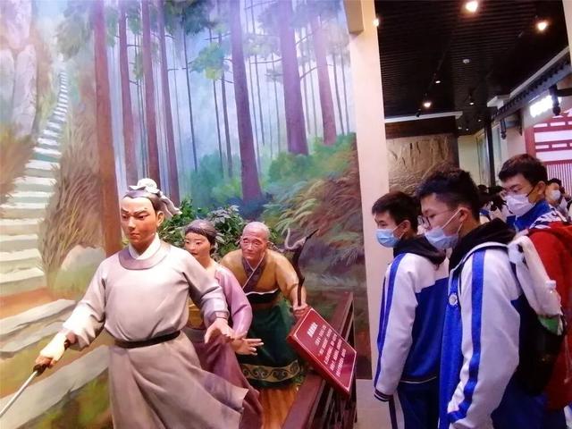 安逸四川 乐游绵阳 ‖ 在李白故居，月下樽前重走诗路，山水笔墨皆是课本