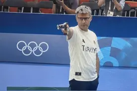 土耳其“插兜射手”走红全球，本人回应：不是为了耍帅，是为保持平衡图片