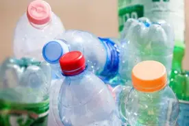 往饮料瓶里加热水会产生塑化剂？我们测了一下｜消保委亲测图片