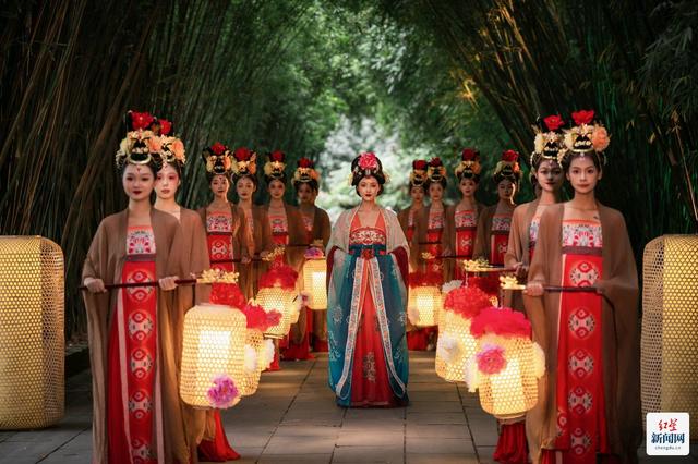 “望江梦华·薛涛吟”公园实景沉浸式夜游首演 9月28日起定期开演每晚两场