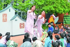 校园传来婉转曲调声图片