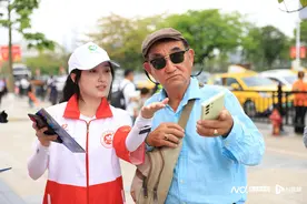 第135届广交会首日客流超6万人，“00后”成志愿者主力图片
