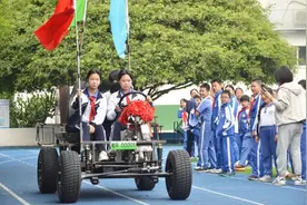 太牛了！深圳这群初中生造出了一辆电车！图片