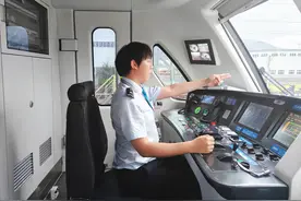 从“轨道萌新”到“行车宝典” ，温州这位90后列车司机拉快成长“进度条”图片