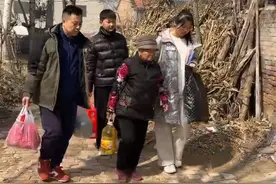 妻子去世7年，山东菏泽“超人爸爸”独自抚养4个孩子还照顾岳母：答应过她，这是责任图片