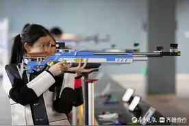 “英派斯杯”青岛市六运会射击比赛开赛 200名青少年赛场逐鹿图片