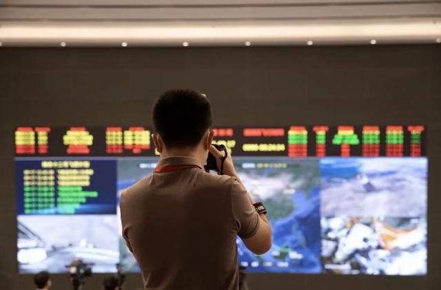 致李鑫：此程暂别，愿下一程满是星光！