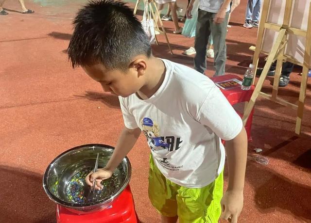 乐东“庆国庆 迎中秋”游园会圆满落幕，三夜欢歌共绘温馨画卷