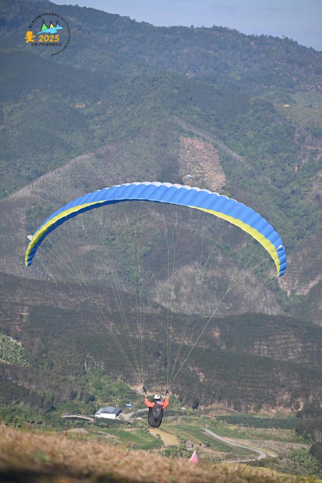 2025西双版纳景洪滑翔伞邀请赛燃情启幕