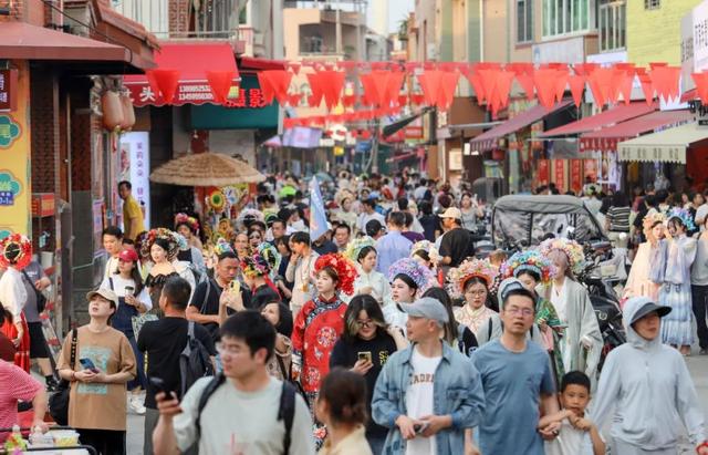 喜讯！泉州簪花围获评2025“旅游创新贡献奖”