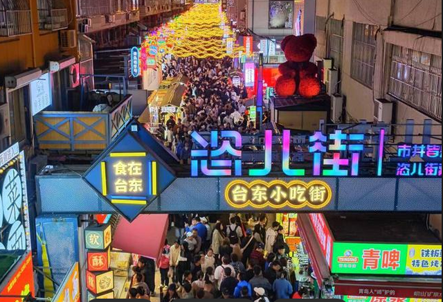 半岛晨报独家演艺游|跟着记者去沂蒙，“跟着团长打县城”！