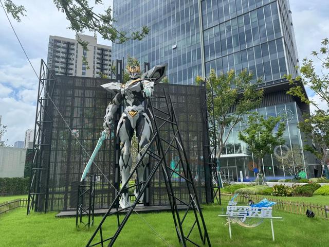 文旅新探丨在上海“元界”街区，推开跨次元的“传送门”