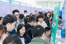 8000余个岗位！徐汇区举办2024首届千企万岗高层次人才交流会图片