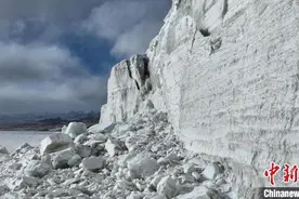 中国西部祁连山整体冰川缩减速度较快图片