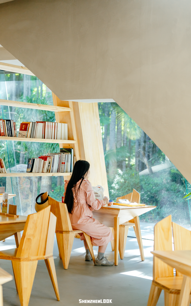 开在公园里的玻璃书房 · 深圳新安静空间
