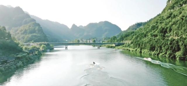 九龙洞“变形记”：从“单一观光”到“全域度假”的蝶变之路