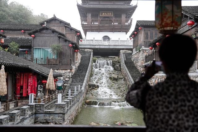 江苏句容：宝华山下文旅热