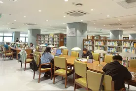 书香馥郁满城芳图片