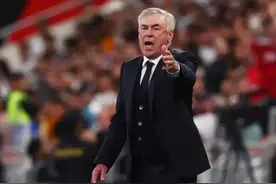 又被打蒙了，西超杯决赛，皇马2：5不敌十人巴萨图片