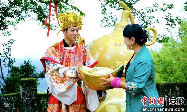 文旅 “年轻态” 激活新活力 青年与齐云山双向奔赴