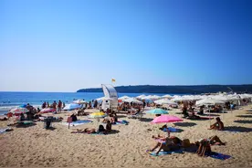 黑海双城记：保加利亚的海上首都与活力之城图片