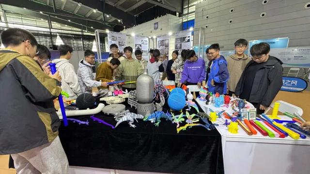 无锡高新区组团参加2025物博会产品与应用展